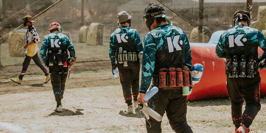 An image of the Teams playing paintball, one of the top adventure sports in Kolkata.