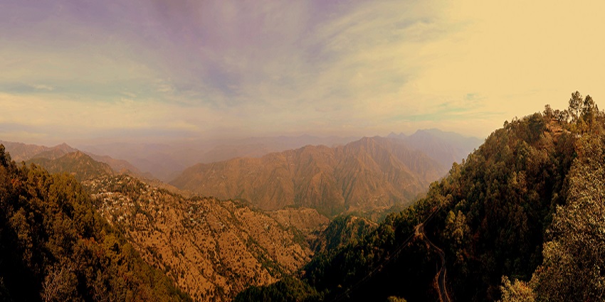 A picture of Pauri Garhwal, which is one of the best hill stations near Kanpur.