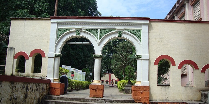 Wide angle view of the Peshwa museum entrance gate