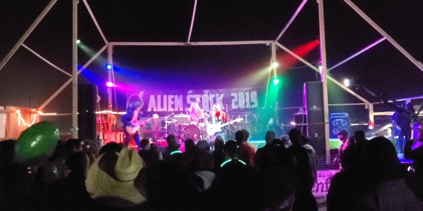Panoramic image of the club where a live performance during the Parties in Dehradun