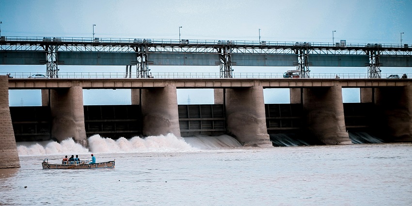 A view of Pimpalgaon Joga Dam, a scenic stop during your trekking in Maharashtra.