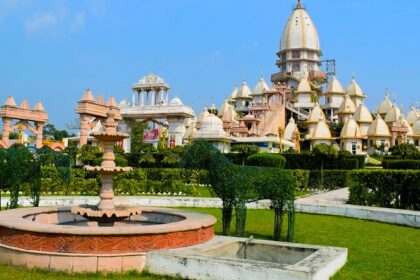 A temple in Hastinapur including a marble platform and numerous small statues