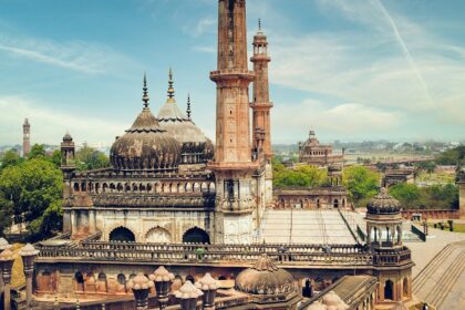 expand your itinerary with these best places to visit near lucknow within 50 km.