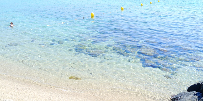 Glamorous beaches in France with vibrant promenades and luxurious surroundings.