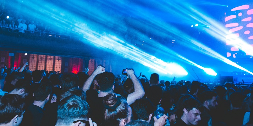 Jordan nightlife offers music, dancing, and a vibrant experience at the famous Play.