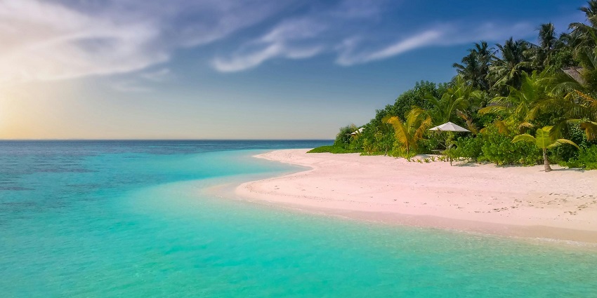 An image of a tropical island with a vast ocean is among the popular beaches in Los Angeles.