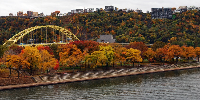 An Image of Point State Park in the fall, a famous place near the Andy Warhol Museum in Pittsburgh.