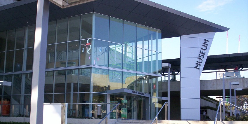 Queensland Museum, one of the Australian Museums, has lavishing exteriors