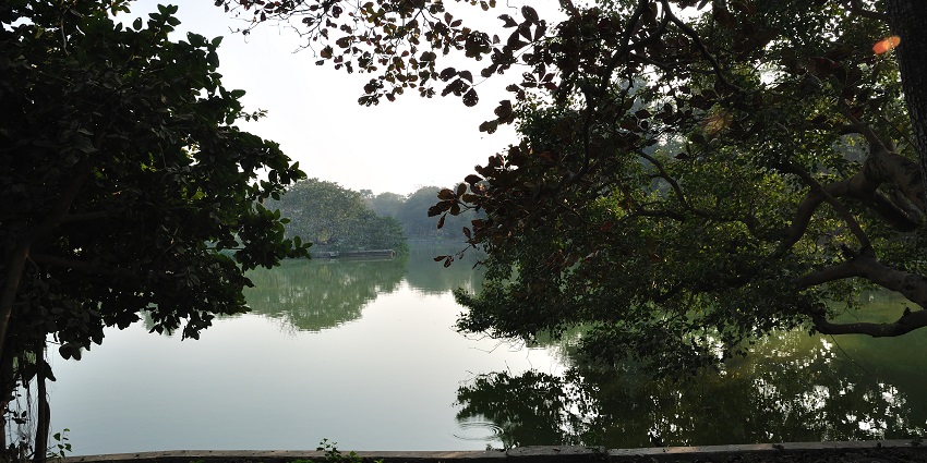 A view of the lake at Alipore Zoo, the best place to relax after spending a tiring day.