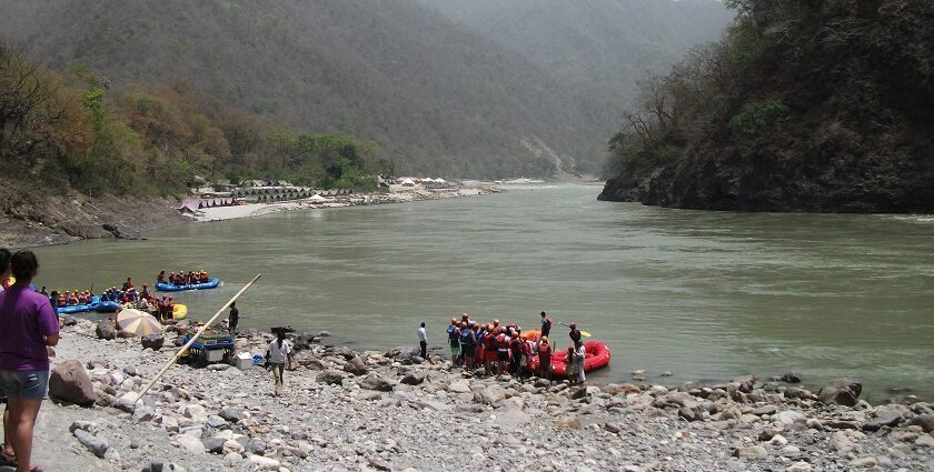 Rafting camping in Shivpuri Rishikesh offers adventure and relaxation along the Ganga.