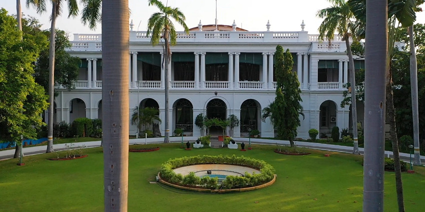 A picture of Raj Nivas, a haunted residence known for ghost sightings in Pondicherry.