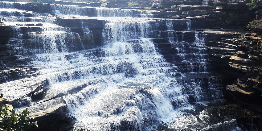 give yourself a nature retreat at rajdari and devdari waterfalls for traveller to explore.