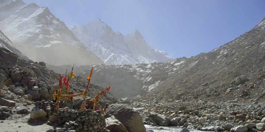 Challenging trek with awe-inspiring glaciers and rugged Himalayan magnificence.