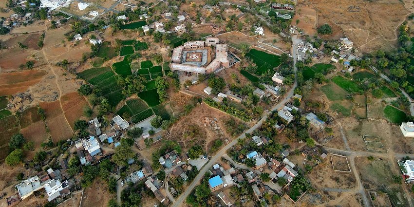 explore the history intertwined in architecture at ramnagar fort for travellers.