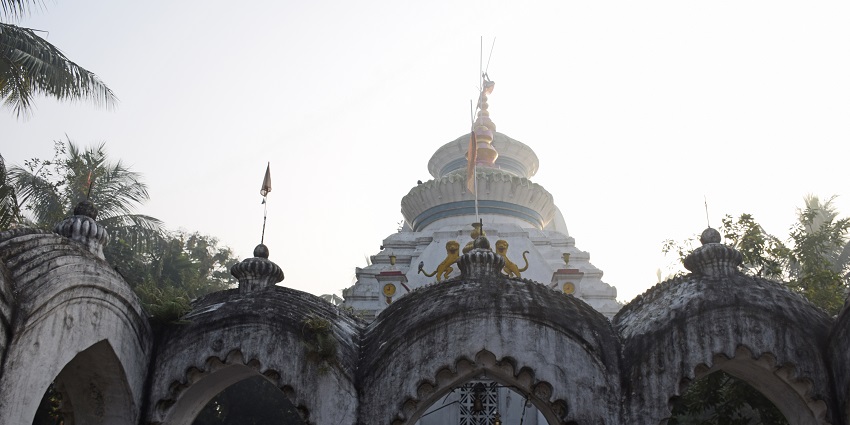 A picture of the ancient Rasmancha Temple, which is one of the best temples in Bishnupur.
