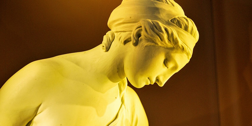 A sculpture at Red Mango Art Gallery, a top contemporary art gallery in Coimbatore.