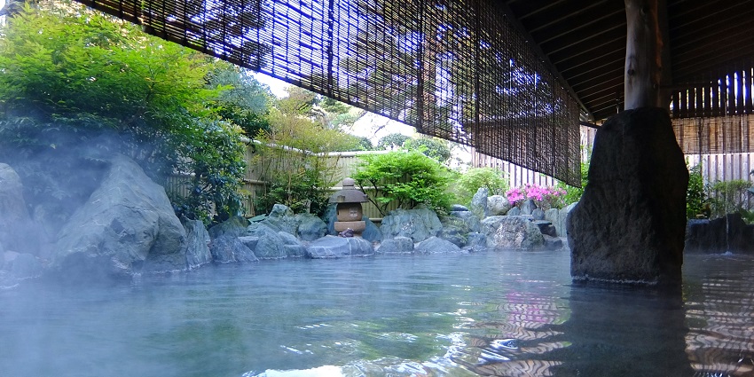 Visiting Onsen Hot Pools ffers a blissful getaway to its guests in Queenstown.