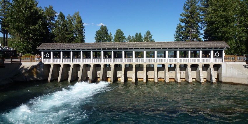A view of the Lake Tahoe Dam on the Truckee River on a sunny day in California, USA.
