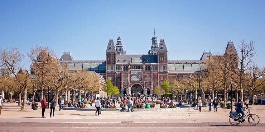 A glimpse of an iconic museum showcasing Dutch art, history, and cultural treasures.