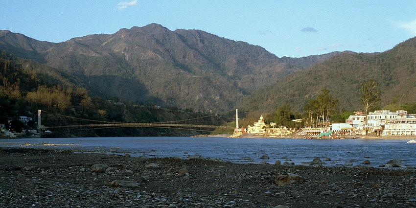 Rishikesh, a peaceful place with divine energy, where Neelkanth Mahadev is located.