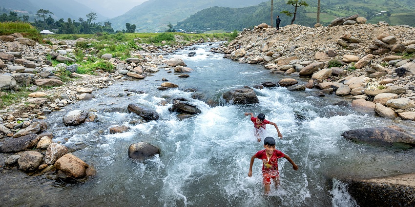 Enjoy rock climbing in Rishikesh with riverside views and rocky landscapes.