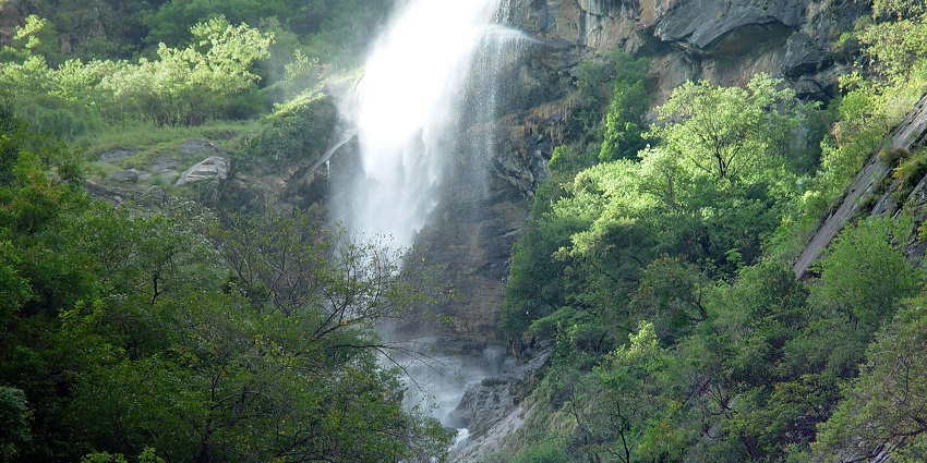 Rust-en-Vrede Waterfall is situated in the picturesque Swartberg Mountains.