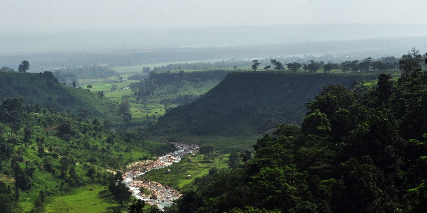 Greenery at Samsing, with rocky terrain for trekking.