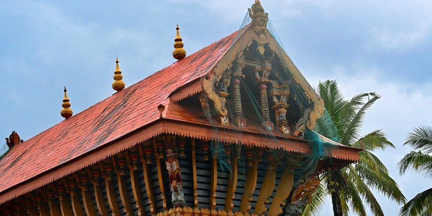 Find solace in this prominent temple for Hanuman worship.