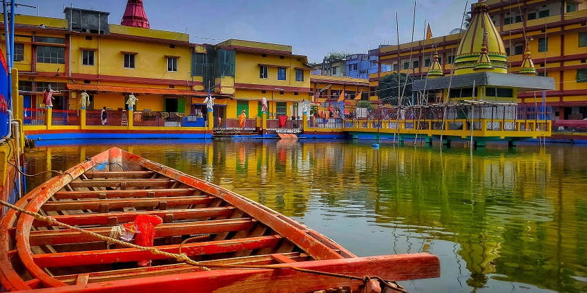 Explore Sapt Rishi Ashram for spiritual tranquility