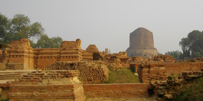 A picture of Buddhist stupas, one of the best places to visit near Allahabad.
