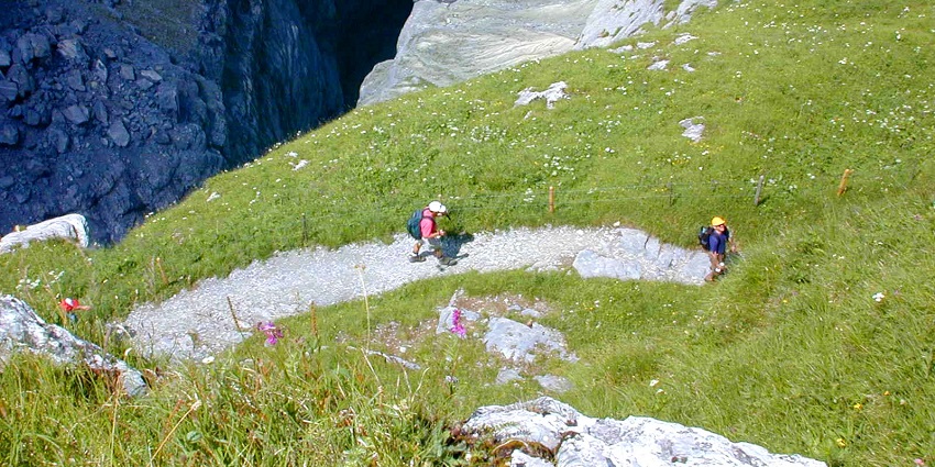 Discover Shining Plata's picturesque landscapes and tranquil mountain atmosphere