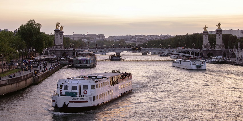 Relaxing boat tour offering beautiful views of Paris’s landmarks
