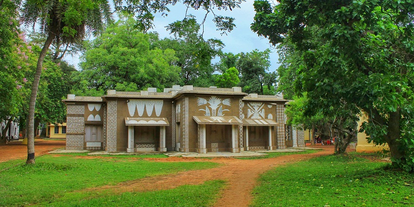 A view of Vande Bharata Express at the station of Bolpur Shantiniketan West Bengal.