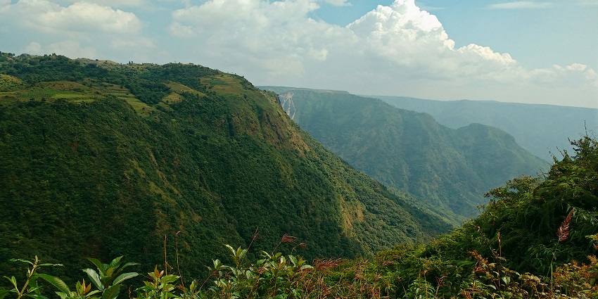 A mesmerising view of Shillong, one of the breathtaking hill stations near Kolkata.