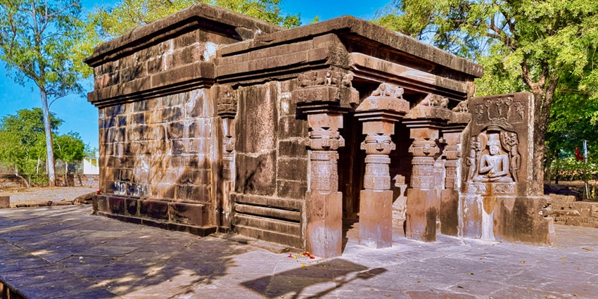 Visit the Shiv Shakti Dham and do aarti - one of the best things to do in Durgapur