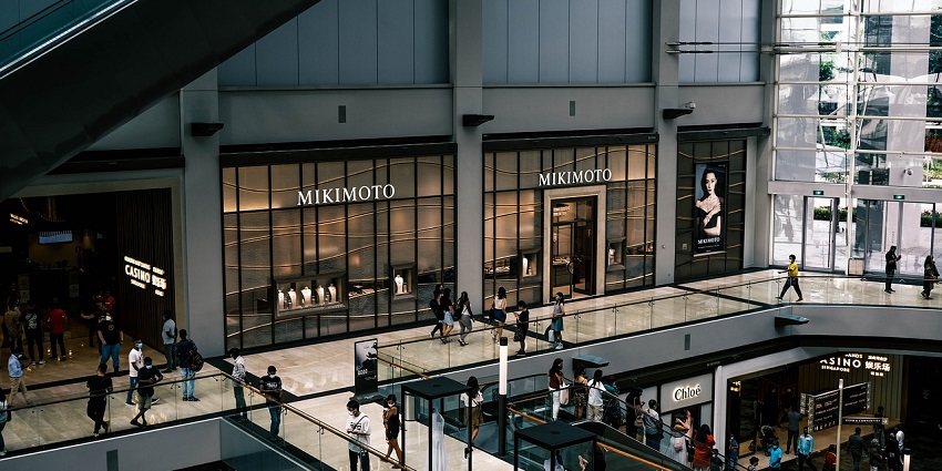 A picture of Gaur Central Mall, a top thing to do in Ghaziabad for shopaholics.