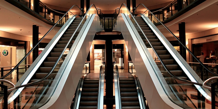 Go shopping for home decor, apparel and footwear at the Novelty Mall and enjoy retail therapy