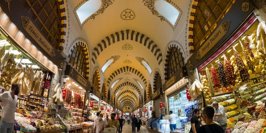 Shopping-In-Istanbul-Cover-