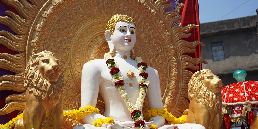 A view of a Jain temple with majestic, pristine architecture and serene ambience.