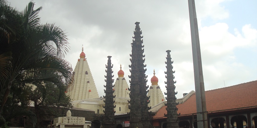 The bell at Mahalaxmi Temple, near Zoo in Kolkata which is located near by in the city.