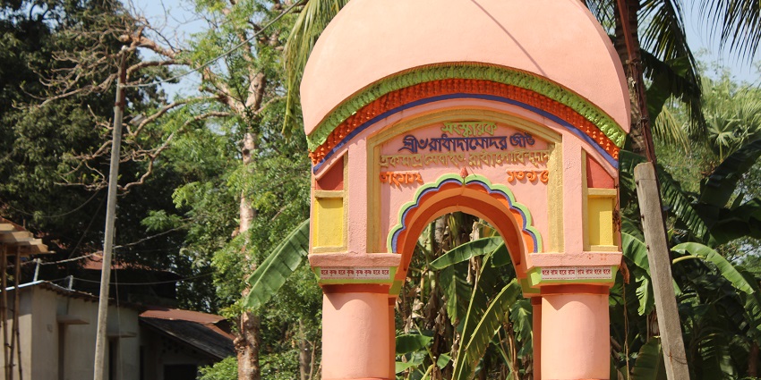 Offer prayers at the serene Shyambazar Shiva Temple located in Kolkata, West Bengal.