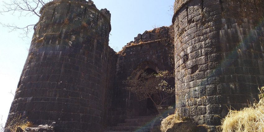 A view of Kalyan Darwaja in Sinhgad Fort, one of the best parts to witness while trekking