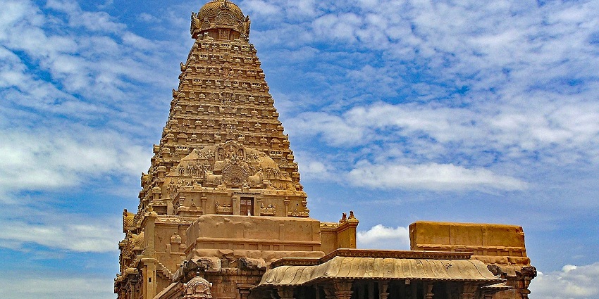 A picture of Sitamarhi with sacred temples and mythological connections near Allahabad.