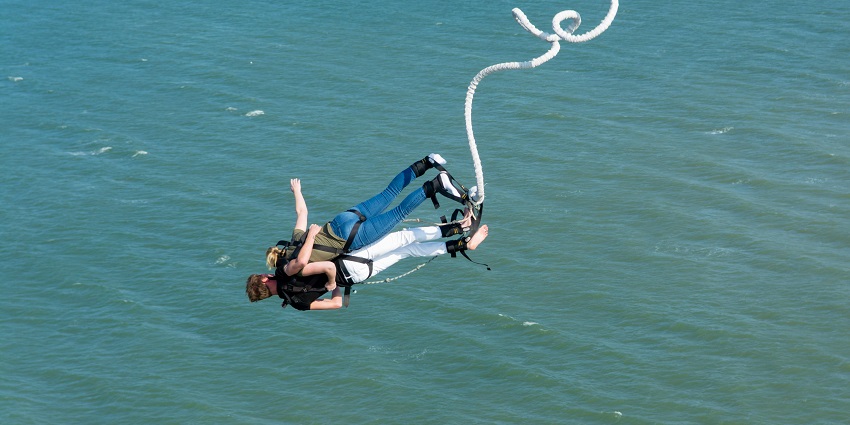 Feel alive with bungee jumping, an adventure lover’s paradise in Auckland, New Zealand.