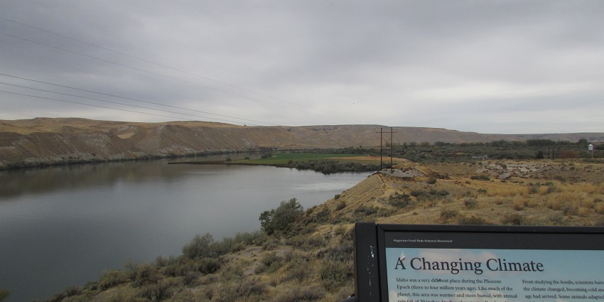 An image of the Snake River, a popular place near the Grand Teton National Park.
