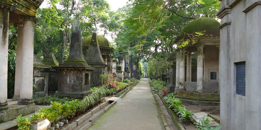 A picture of South Park Street Cemetery, one of the most haunted places in Kolkata.