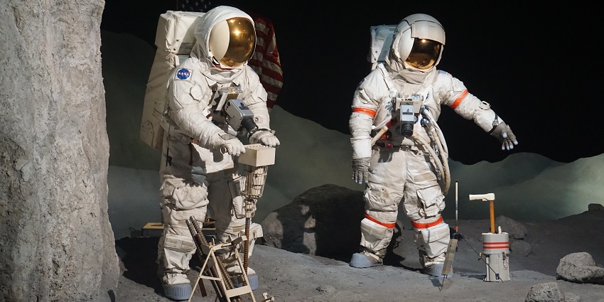 Space Center Houston exhibit showing Apollo landings with two astronauts on the moon
Viewers of this file can see comments and suggestions