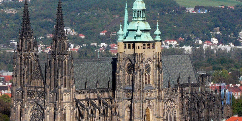 An image of the St. Vitus Cathedral in Prague, one of the top places to visit in Czech Republic.