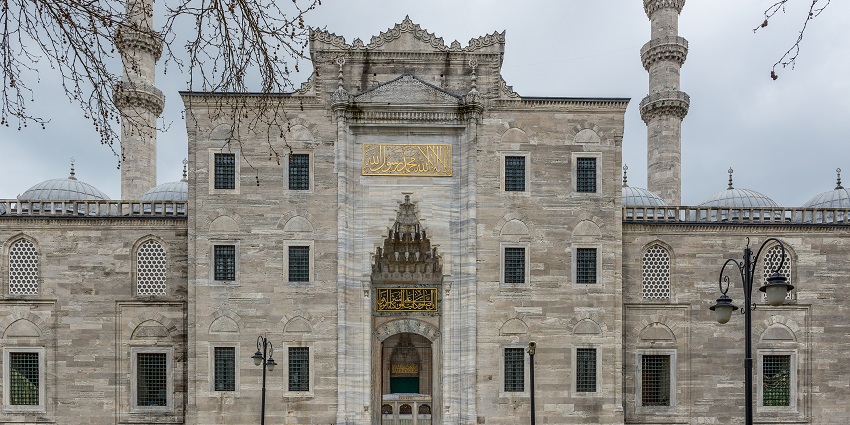 Valentines day in Istanbul includes a majestic mosque offering breathtaking views and Ottoman architectural brilliance.