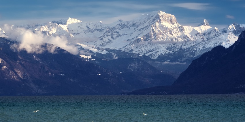 Relaxing lake cruise with stunning views of surrounding landscapes.